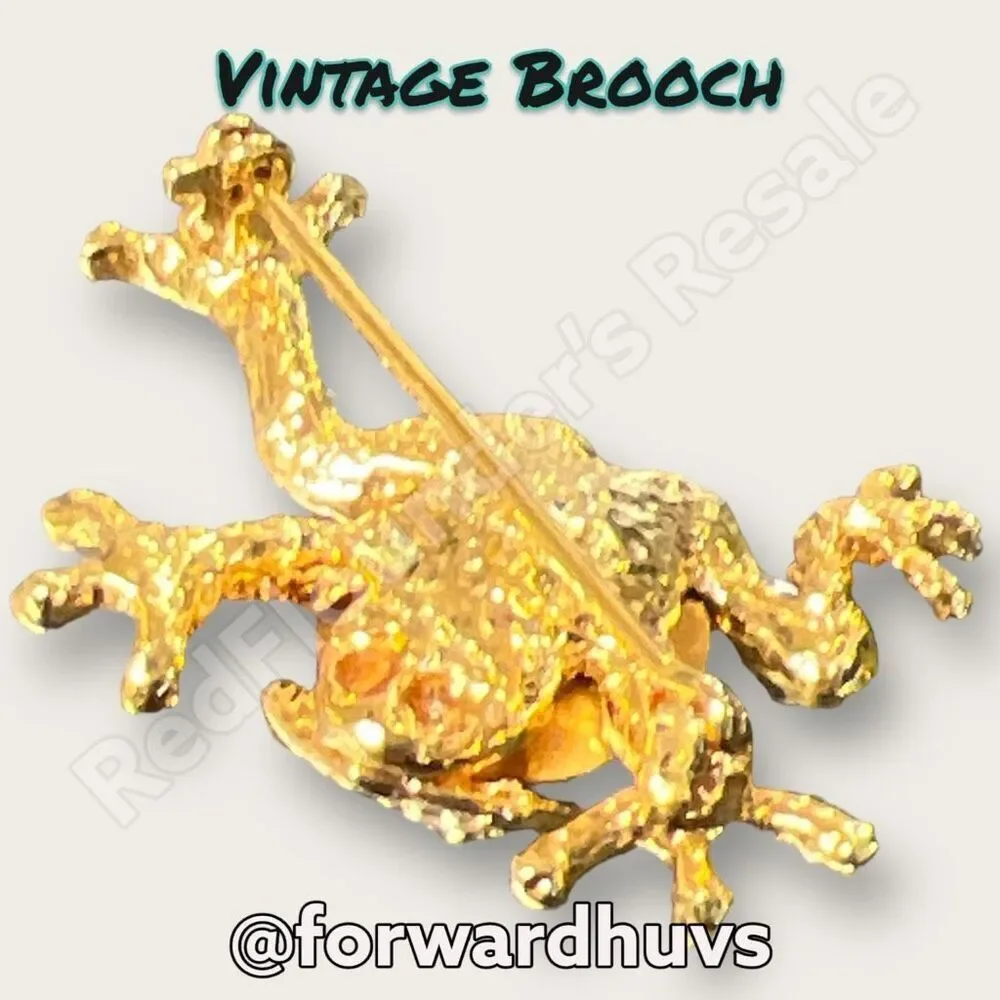 Vintage Rhinestone Frog Brooch - Highly Collectible!